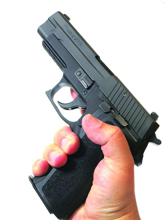 SIG Sauer P226 Nitron No. E26R-9-BSS 9mm Luger