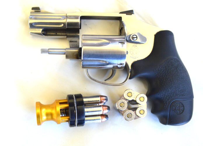 speedloader with gun SW PC Pro Series Model 640 38 Sp 357 Mag 11